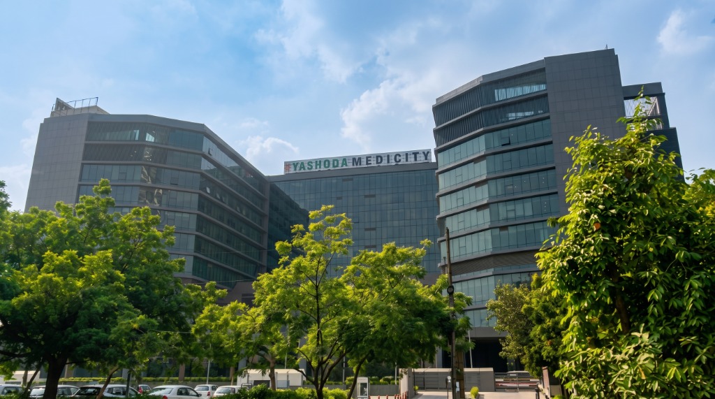 Flagship greenfield hospital building of Yashoda Medicity in Indirapuram, Ghaziabad
